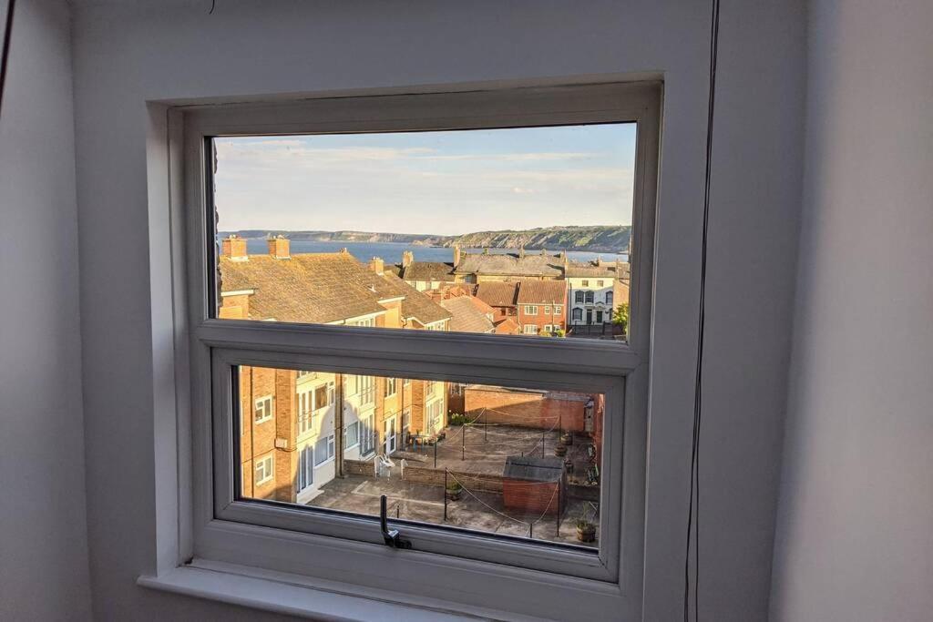 200 Year Old Large Townhouse With Sea Views Villa Scarborough Bagian luar foto