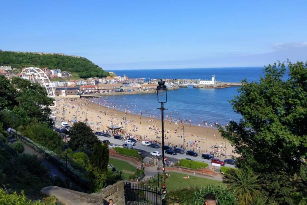 200 Year Old Large Townhouse With Sea Views Villa Scarborough Bagian luar foto
