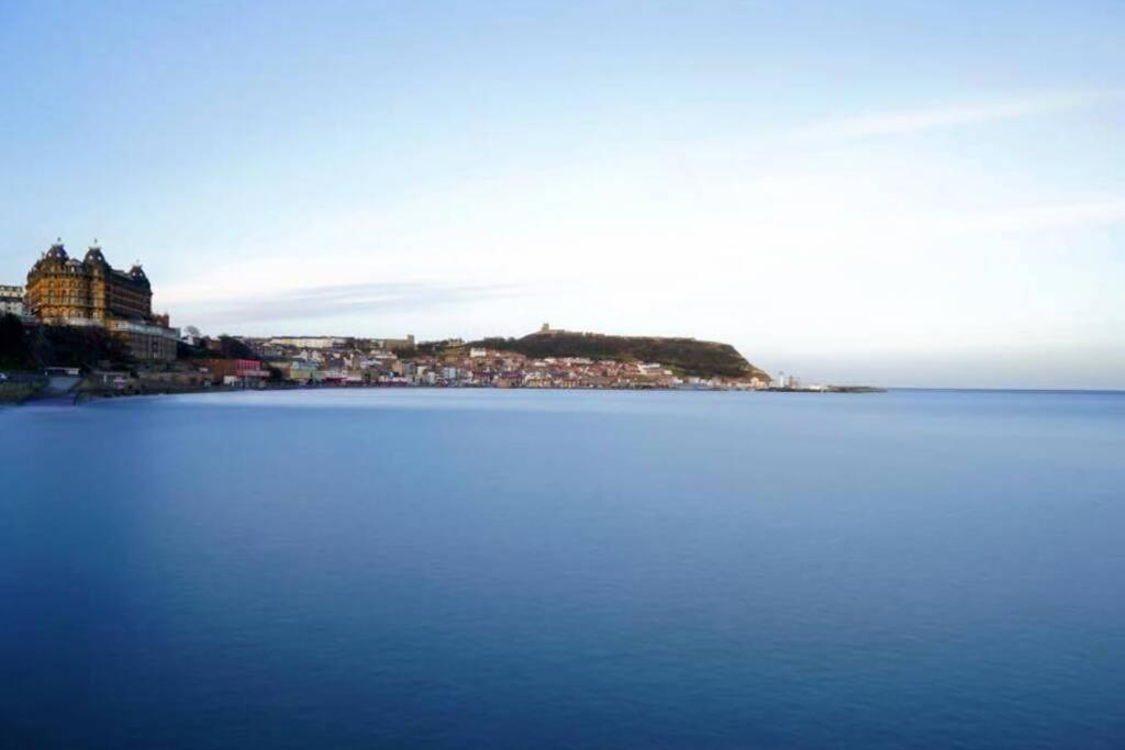 200 Year Old Large Townhouse With Sea Views Villa Scarborough Bagian luar foto