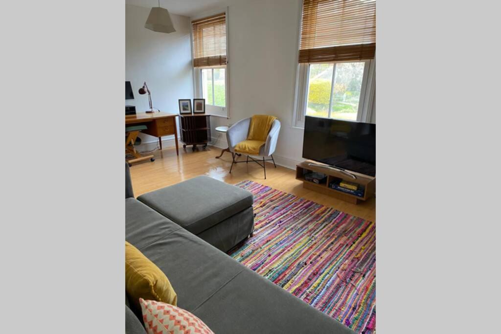 200 Year Old Large Townhouse With Sea Views Villa Scarborough Bagian luar foto
